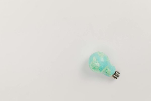 Lampe anti-moustique rechargeable : offres spéciales à saisir