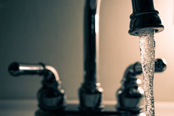 Adoucisseur d’eau : la solution pour une eau douce et saine